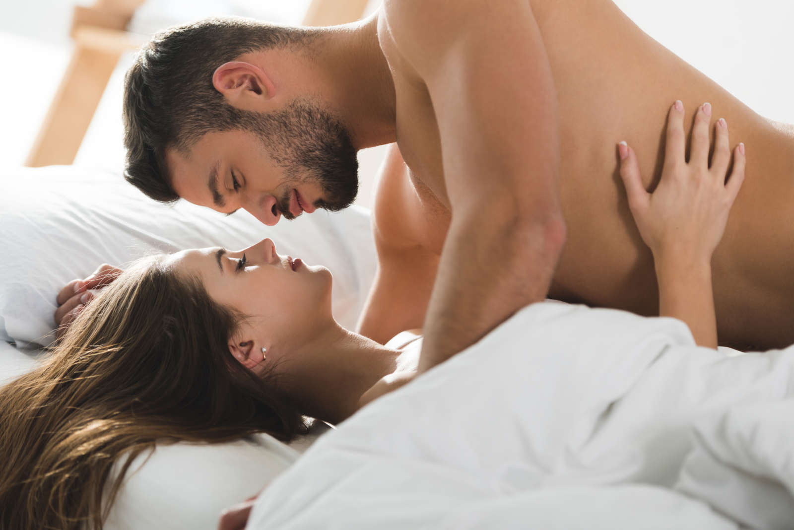 Удачная попытка разбудить парня ради хорошего секса