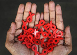 Все чиновники пойдут сдавать кровь на СПИД